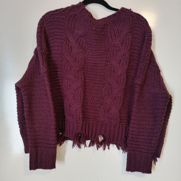 She + Sky Distressed Cable Knit Sweater Size OS - Picture 10 of 12